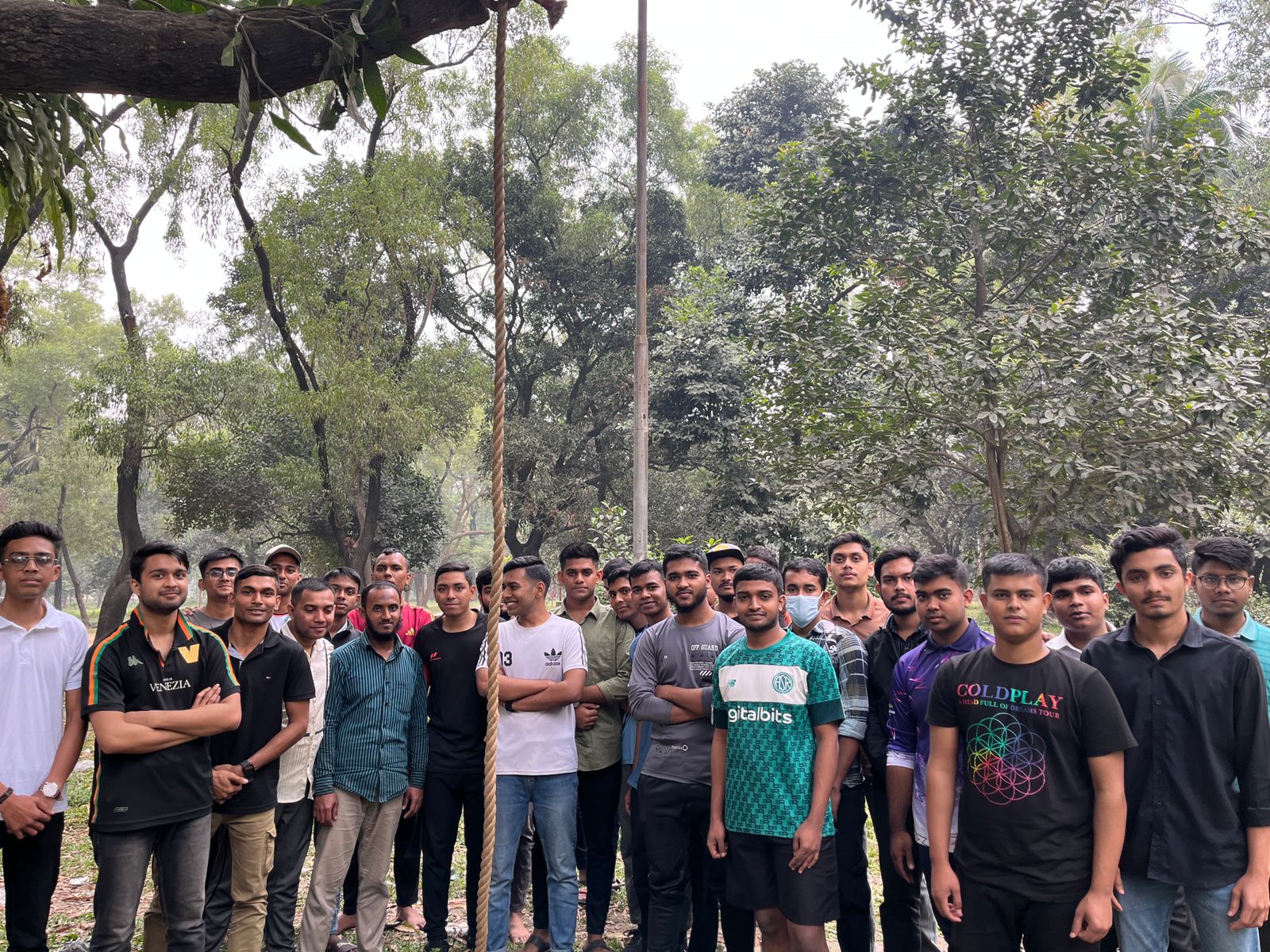 উত্তীর্ণ শিক্ষার্থীদের রোপ ক্লাইব্লিং